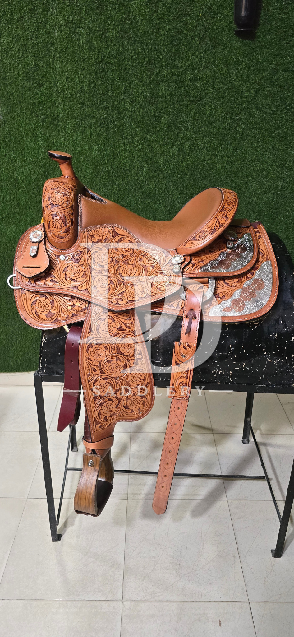 SHOW SADDLE 2