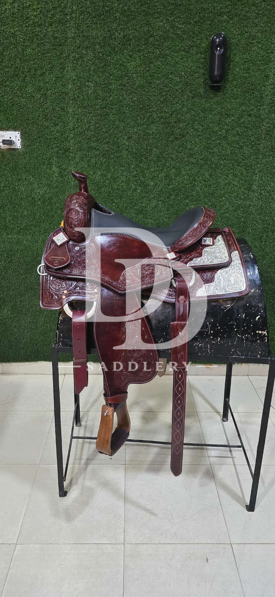 SHOW SADDLE 4